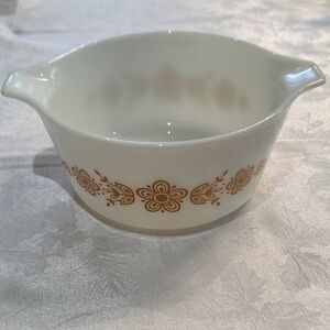 Vintage Pyrex Butterfly Gold Casseole